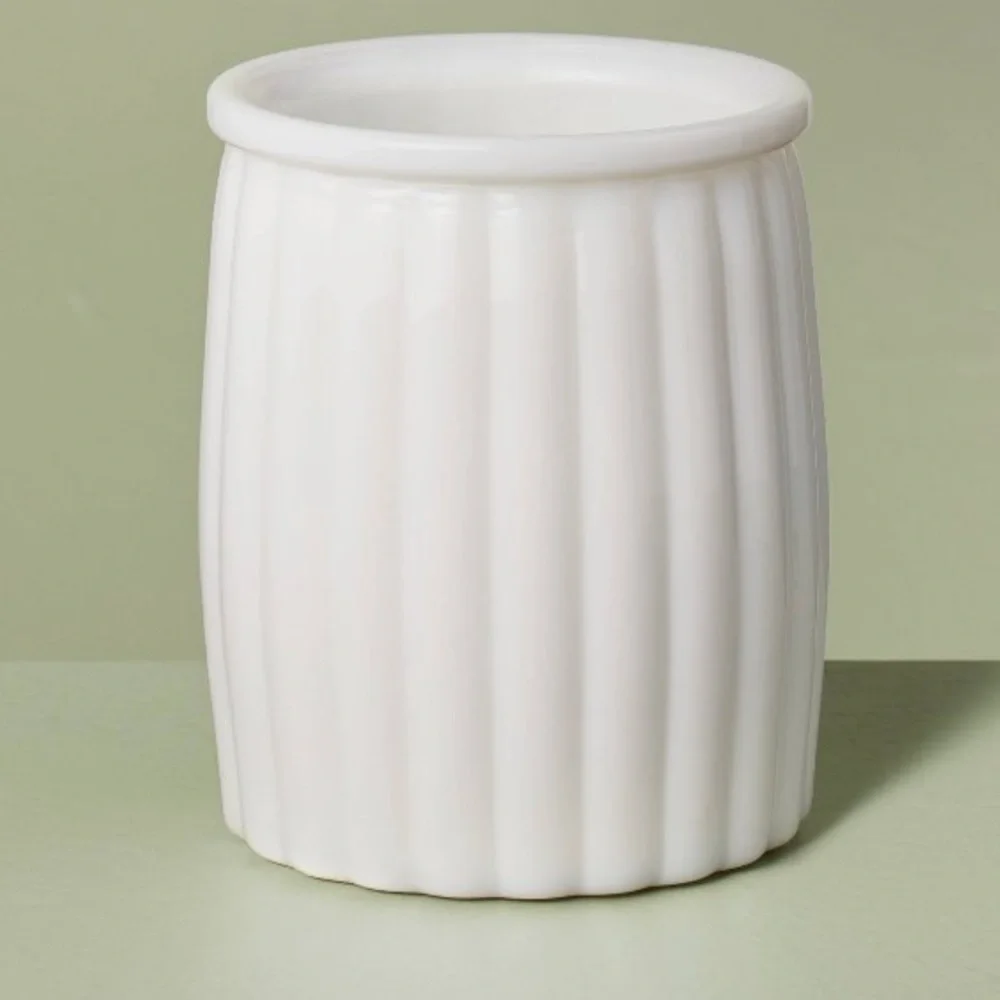 HEARTH & HAND NWT ribbed milk glass bathroom toothbrush holder -white